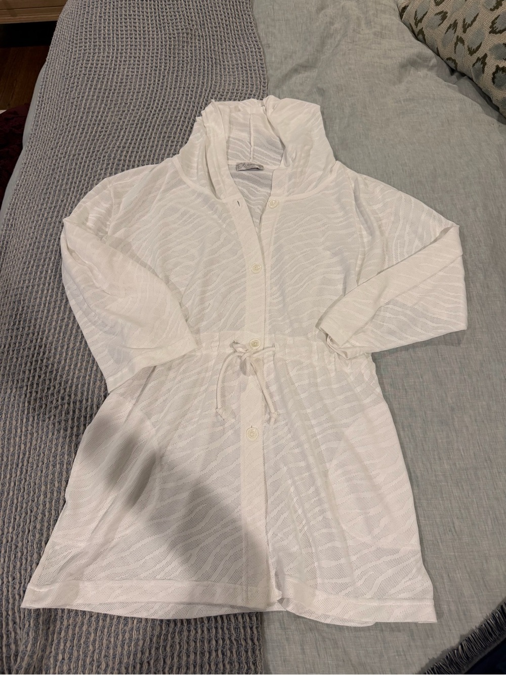 J Valdo White Cover-Up